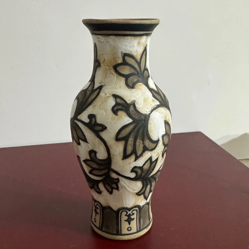 Vintage Chinese Cizhou Kiln Peony Sgraffito Vase 6” Tall Floral Porcelain Decor - Picture 2 of 5